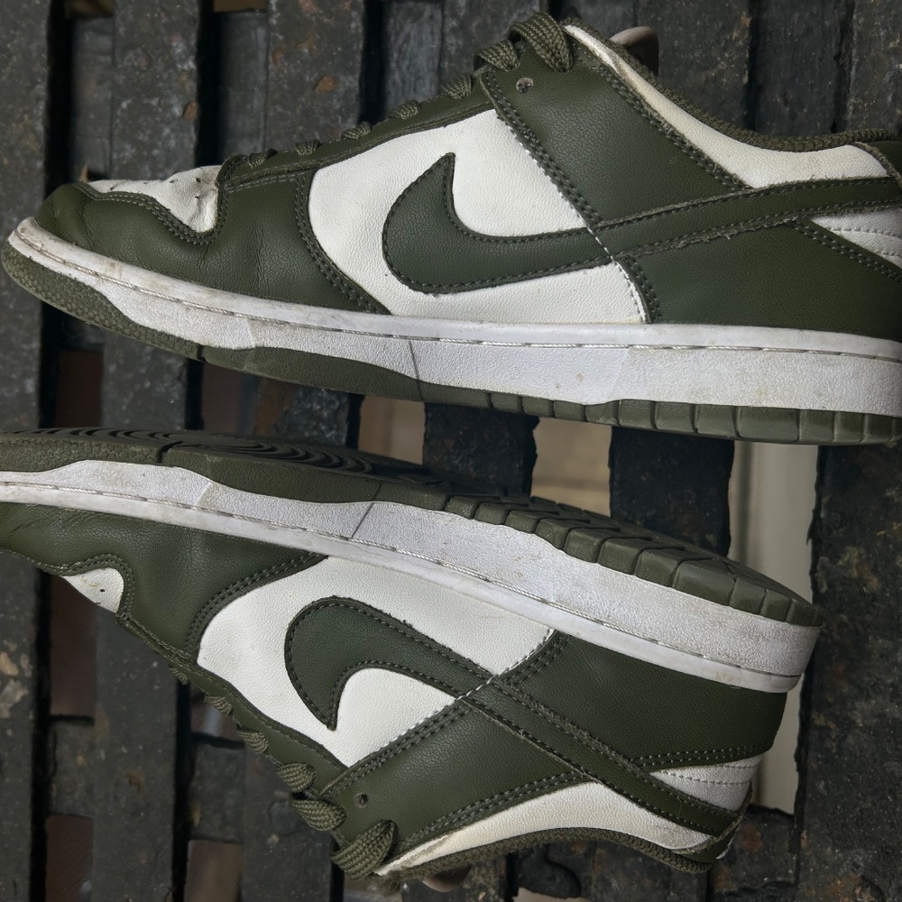 NIKE Women Dunk Low Medium Olive